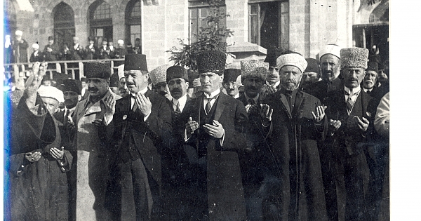 ATATÜRK VE M?LL? MÜCADELE