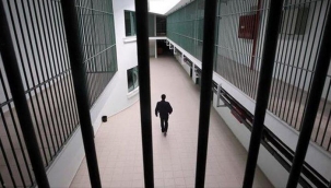 A?k cezaevi izinleri uzat?ld? m??