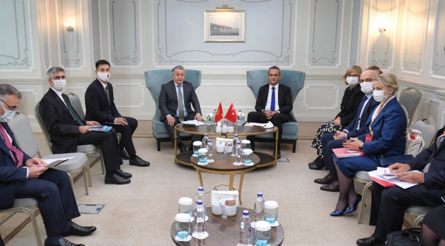 BAKAN �ZER, T�RK KONSEY? �YE �LKELER?N HEYETLER? ?LE G�R�?T�