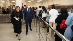 Gaziantep Belediye Ba?kan? ?ahin yurt ?rencilerinin internet s?k?nt?s?n? zd