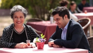 Masumlar Apartman? Esat'?n annesi ?ennur kimdir? Tlay Bursa canland?r?yor! Tlay Bursa ka ya??nda?