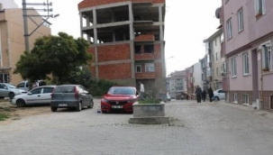 Muhtar yok dedi ama 's?r mezar' mahalleliyi ikiye böldü!