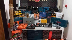 Polis bask?n yapt??? yerde nereye elini att?ysa kaak makine buldu