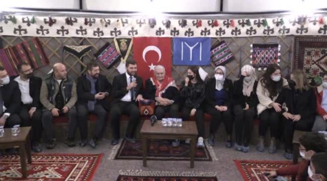 BALIKESİR - AK Parti Genel Başkanvekili Yıldırım Yörük Otağı'nda gençlerle buluştu