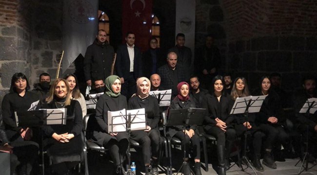 Sar?kam?? ?ehitleri için türküler, a??tlar seslendirildi