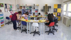 1 milyon ?renci, yaz okullar?nda hem e?leniyor hem ?reniyor