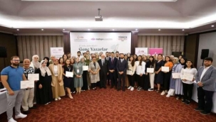 Dnyan?n drt bir yan?ndaki gen yazarlara YTBden e?itim