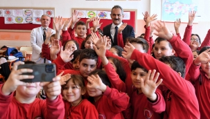 BAKAN ZER, ?K?NC? ARA TAT?L NCES? ?RENC?LERLE BULU?TU