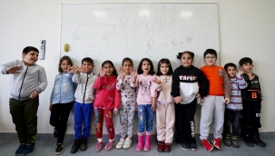 DEPREM SONRASINDA NAK?LLER?N? FARKLI ?EH?RLERE ALDIRAN 58 B?N 597 ?RENC?, ?LLER?NE GER? DND