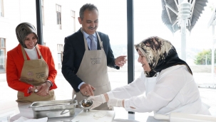 BAKAN ZER, SABANCI OLGUNLA?MA ENST?TS BNYES?NDE KURULAN ?LK TRK MUTFAK SANATLARI ATLYES?N? ATI