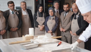 BAKAN YARDIMCISI ?ENSOY, "TRK MUTFAKLARI SANATLARI ATLYES?"N? Z?YARET ETT?