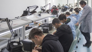 MESLEK L?SELER?, YILIN ?LK DRT AYINDA GEL?R?N? YZDE 189 ARTIRARAK LKE EKONOM?S?NE 1 M?LYAR 349 M?LYON KATKI SA?LADI