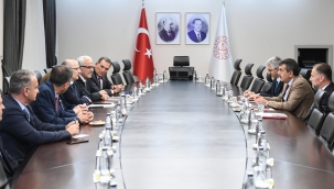 BAKAN TEK?N, CUMHURBA?KANLI?I E??T?M VE ?RET?M POL?T?KALARI KURULU YELER? ?LE B?R ARAYA GELD?