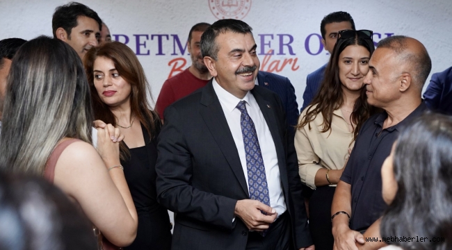 BAKAN TEKİN'DEN MESLEKTAŞLARINA YENİ EĞİTİM ÖĞRETİM YILI MEKTUBU