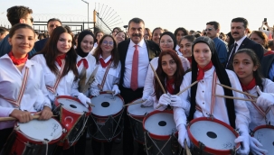 BAKAN TEK?N, ?STANBUL BO?AZI'NDA DÜZENLENEN CUMHUR?YET BAYRAMI KUTLAMA ETK?NL?KLER?'NE KATILDI