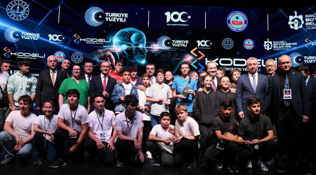 BAKAN YUSUF TEK?N, "KODEL? �D�L T�REN?"NE KATILDI