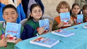 KIR?EH?R'DE CUMHUR?YET?N 100. YILINDA 100 Ö?RENC?N?N YAZDI?I MEKTUPLAR K?TAPLA?TIRILDI