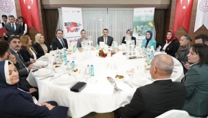 BAKAN TEK?N, 81 ?LDEN GELEN Ö?RETMENLER VE ?EH?T Ö?RETMENLER?N YAKINLARI ?LE BULU?TU