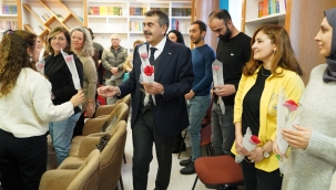 BAKAN TEK?N, ANKARA'DAK? OKUL Z?YARET?NDE MESLEKTA?LARININ "Ö?RETMENLER GÜNÜ"NÜ KUTLADI