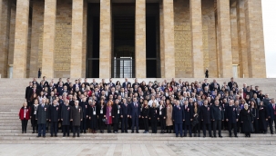 BAKAN TEK?N VE BERABER?NDEK? ?RETMENLER ANITKAB?R'? Z?YARET ETT?