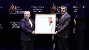 BAKAN TEK?N, "?L?M YAYMA ÖDÜLLER?" TÖREN?NE KATILDI