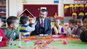 BAKAN YUSUF TEK?N, KAHRAMANMARA?'TA OKUL Z?YARETLER?NDE BULUNDU