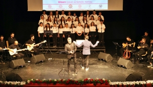 B?LSEM Ö?RENC?LER?NDEN CUMHUR?YET?N 100. YILINA 12 D?LDE KONSER