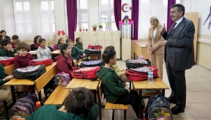 BAKAN TEK?N, YEN? YILIN ?LK DERS SAAT?NDE ?RENC? VE ?RETMENLERLE BULU?TU