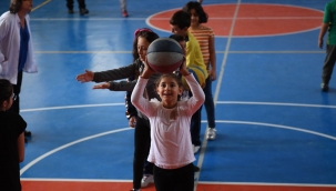 L?SE ?RENC?LER?, "SPOR E??T?M?" DERS?NDE 19 SPOR DALINDAN B?R?N? SEEB?LECEK