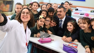 BAKAN TEK?N, ?STANBUL ZEYT?NBURNU HALUK NDE?ER ?LKOKULUNU Z?YARET ETT?