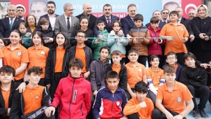 BAKAN TEK?N, N??ANCI ORTAOKULU AILI? TREN?NE KATILDI