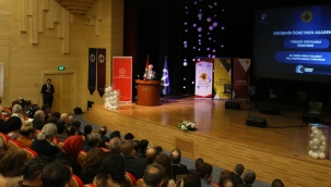 BAKAN YARDIMCISI YELKENC?, "ESK??EH?R ?RETMEN AKADEM?LER? AILI? DERS? PROGRAMI"NA KATILDI