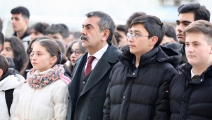 OKULLARDA 6 ?UBAT DEPREMLER?NDE HAYATINI KAYBEDENLER? ANMAK ?Ç?N SAYGI DURU?UNDA BULUNULACAK