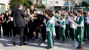 BAKAN TEK?N, ?ZM?R'DE OKUL Z?YARETLER?NDE BULUNDU