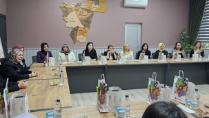 BAKAN YARDIMCISI ÖKTEN, 8 MART DÜNYA KADINLAR GÜNÜ SERG?S?N? GEZD?