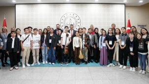 BAKAN TEK?N, TÜRK CUMHUR?YETLER?NDEN ÇOCUKLARLA B?R ARAYA GELD?