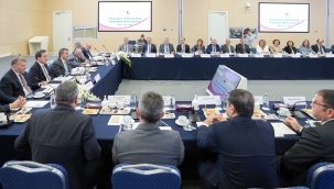 BAKAN TEK?N, TOBB E??T?M MECL?S?'NDE ÖZEL OKUL TEMS?LC?LER?YLE B?R ARAYA GELD?