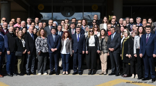 CUMHURBA?KANI YARDIMCISI YILMAZ ?LE BAKANLAR TEK?N, TUNÇ VE YERL?KAYA'DAN Ö?RETMENLERE Z?YARET