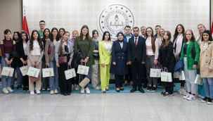 SIRB?STANLI ÜN?VERS?TE Ö?RENC?LER?, MEB'? Z?YARET ETT?