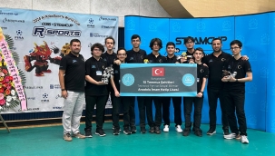 ?MAM HAT?PL? Ö?RENC?LER, GÜNEY KORE'DEK? ROBOT YARI?MASINDA DÜNYA ?AMP?YONU OLDU