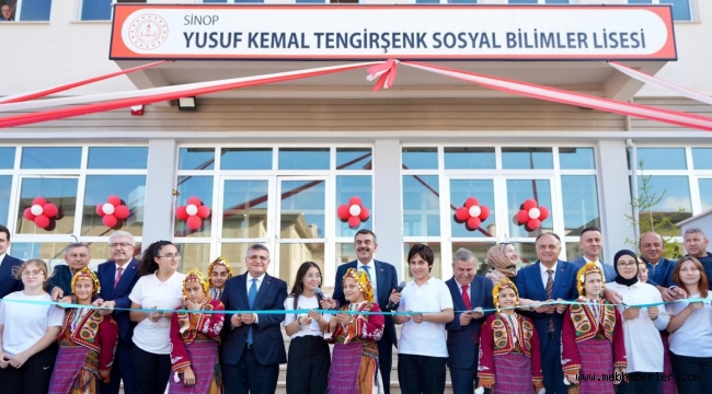 BAKAN TEK?N, S?NOP'TA SOSYAL B?L?MLER L?SES?N?N AÇILI?INI GERÇEKLE?T?RD?
