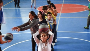 TRK?YE'DE B?R ?LK OLAN "SPOR ORTAOKULLARI", ?RENC? KABULNE BA?LIYOR