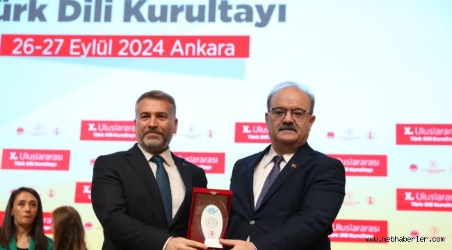 M?LLÎ E??T?M BAKANLI?INA TÜRK D?L?NE H?ZMET ÖDÜLÜ
