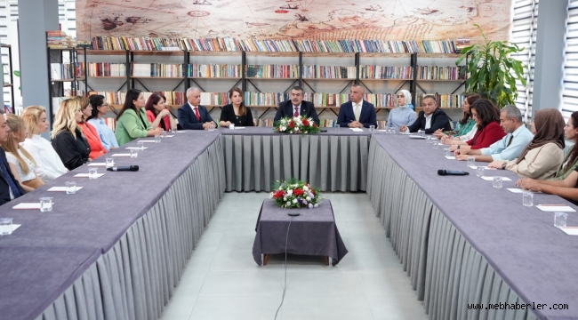 BAKAN TEKİN, MESLEKİ ÇALIŞMA PROGRAMI DOLAYISIYLA CANLI YAYINDA ÖĞRETMENLERE HİTAP ETTİ