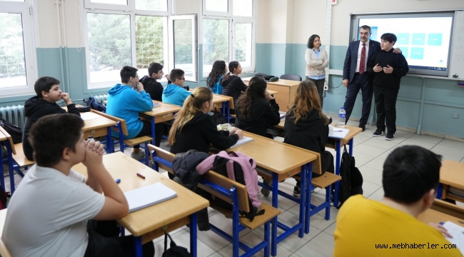 BAKAN TEKİN, ÖĞRENCİ MECLİSİ BAŞKANI SEÇİLEN GENCİN DAVETİ ÜZERİNE OKULU ZİYARET ETTİ