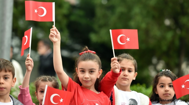 OKULLARDA İKİNCİ DÖNEM "BAYRAK SEVGİSİ" TEMASIYLA BAŞLAYACAK