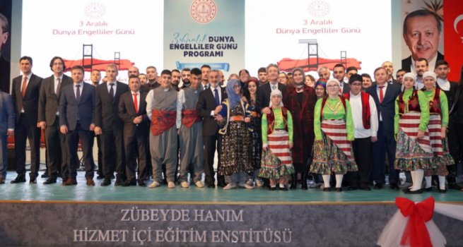 3 ARALIK DÜNYA ENGELLİLER GÜNÜ DOLAYISIYLA İSTANBUL'DA ÖZEL BİR PROGRAM DÜZENLENDİ