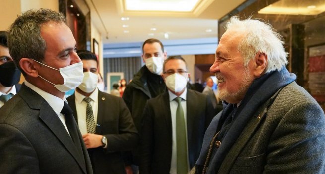 PROF. DR. ?LBER ORTAYLI, 20. M?LL� E??T?M ?�RASI'NI DE?ERLEND?RD?