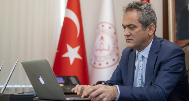 M?LL� E??T?M BAKANI �ZER, "T�RK DRONE FEST?VAL?" OYLAMASINA KATILDI