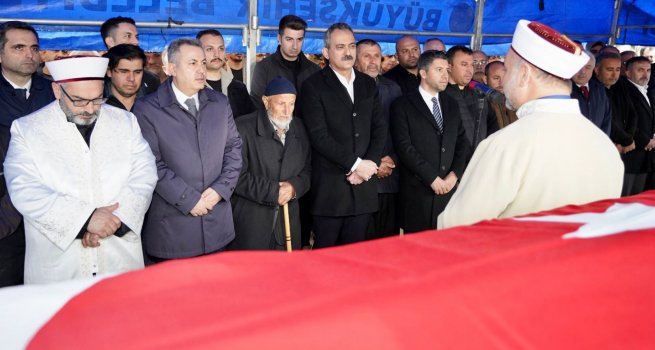 ADANA'DA HEYELAN NEDEN?YLE MEYDANA GELEN KAZADA HAYATINI KAYBEDEN ?RETMENLER SON YOLCULU?UNA U?URLANDI